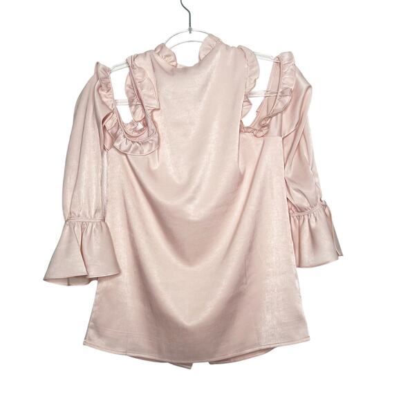 L'ACADEMIE Cold-Shoulder Ruffle Satin Blouse Button Front Pink Womens Size S NWT - Picture 2 of 8